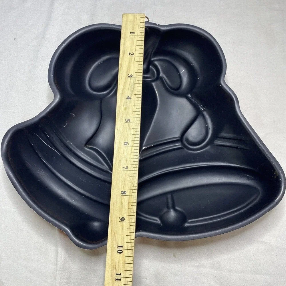 Unbranded holiday aluminum